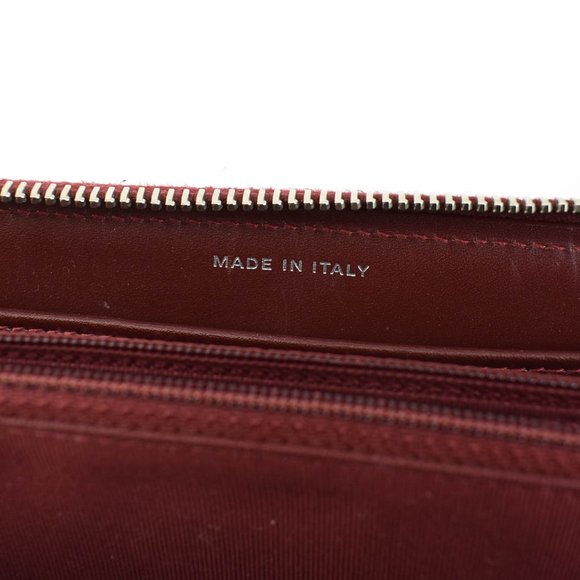 CHANEL: Burgundy Quilted Leather CC Logo Wallet nu - Picture 9 of 10